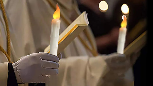 Celebrate Carols by Candlelight with the Perfect Touch: LED & Flameless Candles